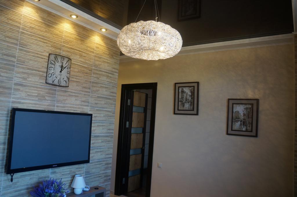 Apartment With Summer Terrace Батуми Стая снимка