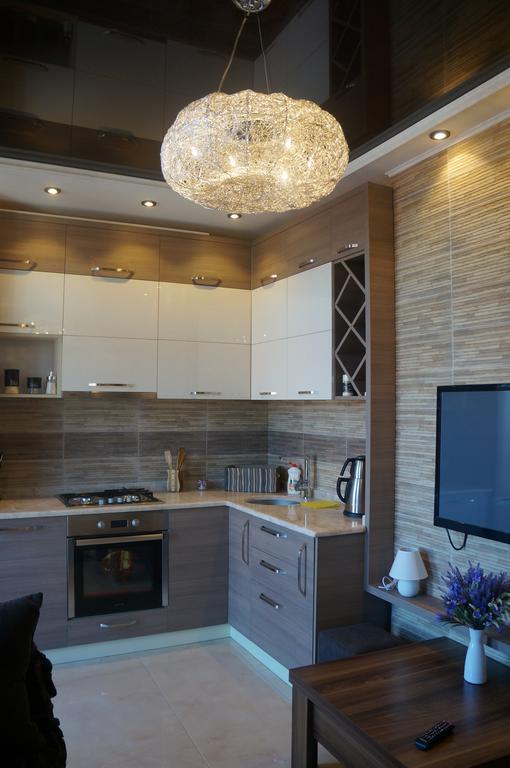 Apartment With Summer Terrace Батуми Стая снимка