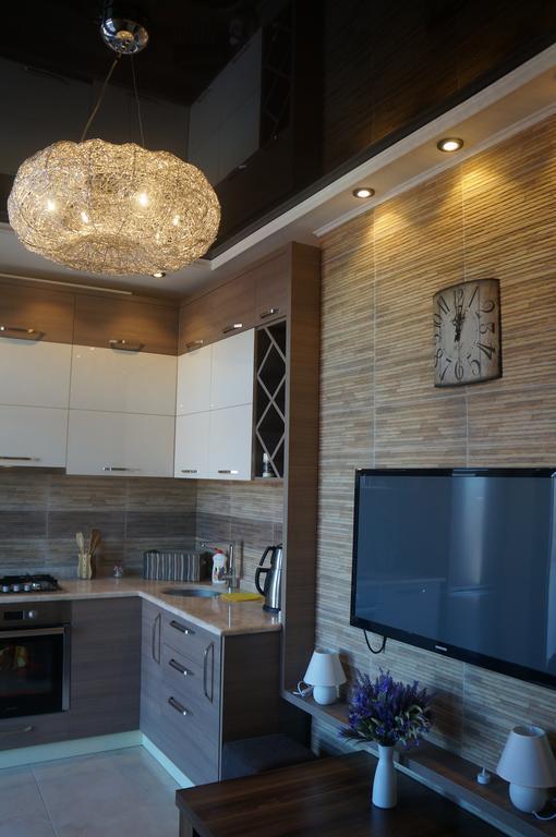 Apartment With Summer Terrace Батуми Стая снимка