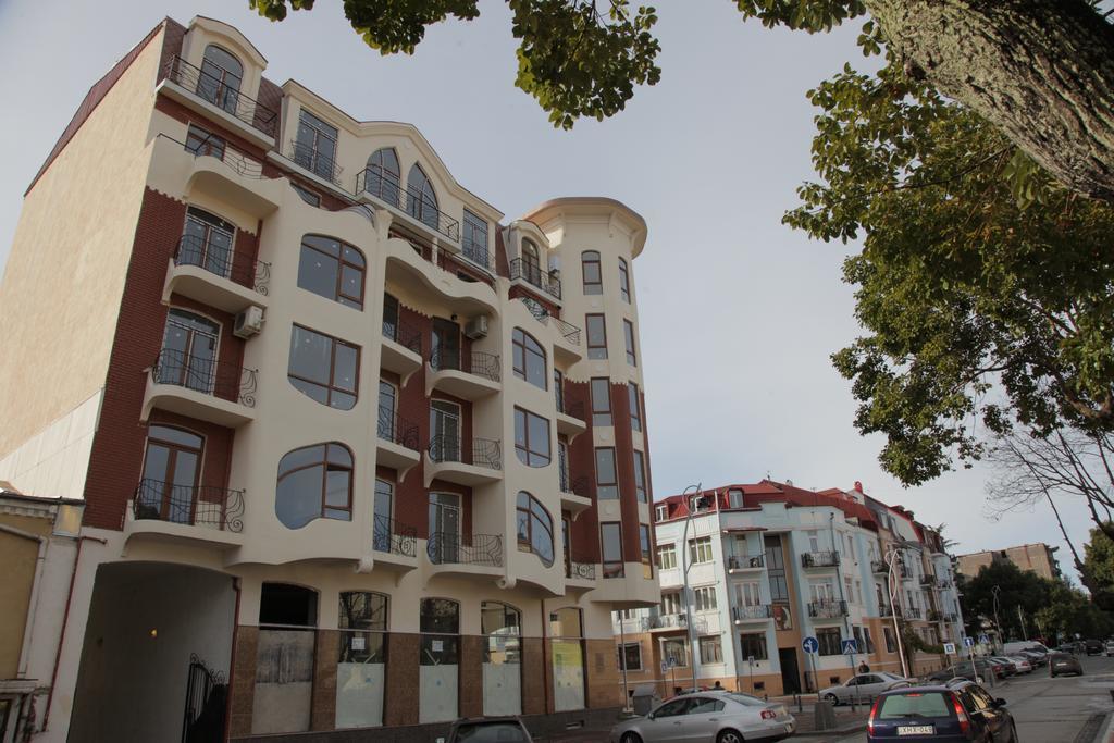 Apartment With Summer Terrace Батуми Стая снимка